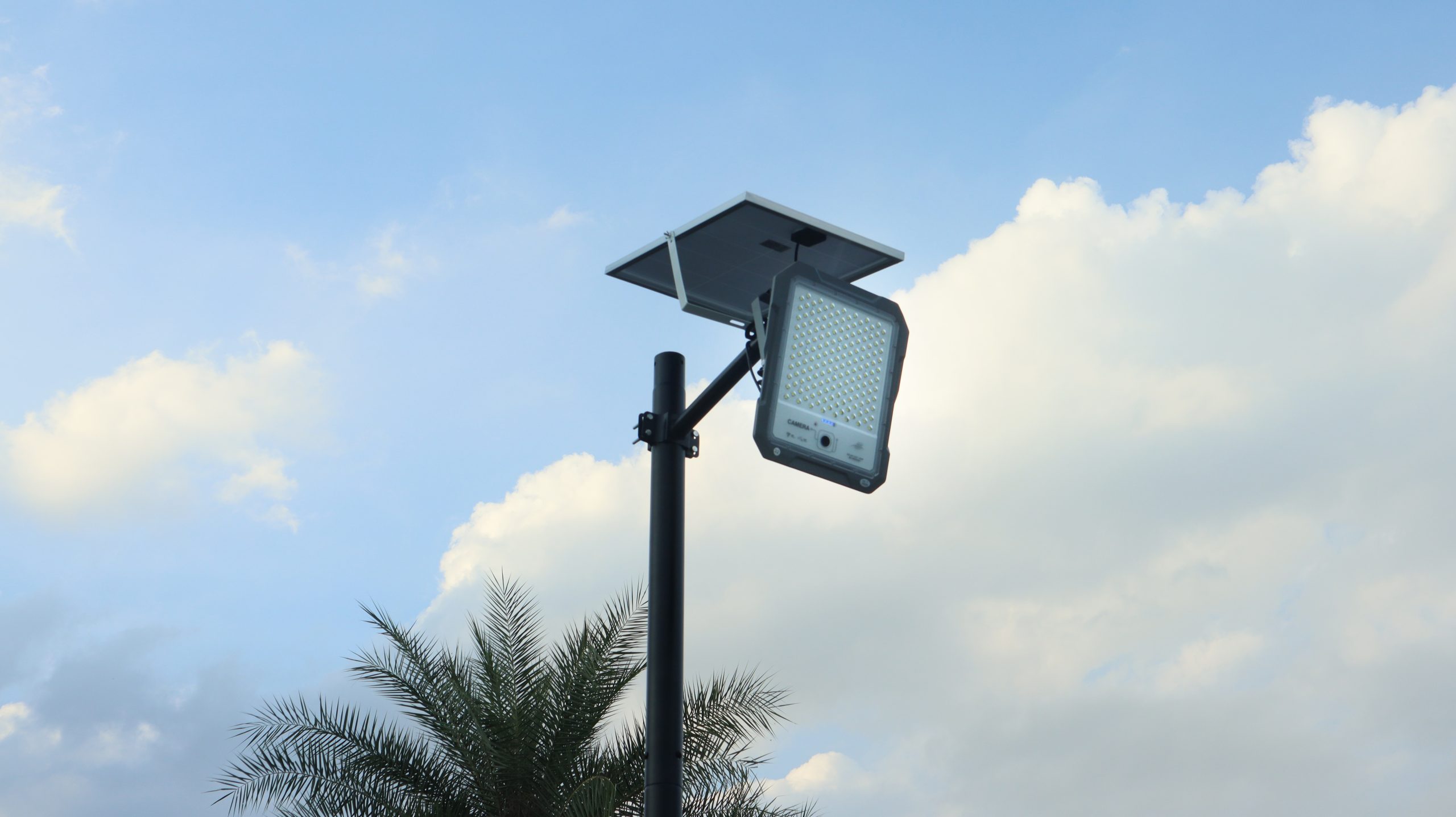 Solar Security Light with 4MP WiFi Camera | Integrated Solar Surveillance Light